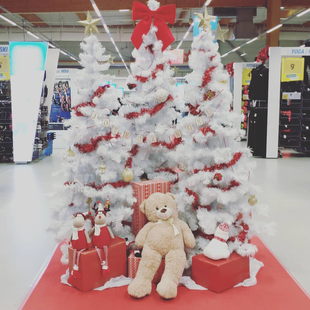 Noël sport chez @decathlon_cherbourg ⚽⚾🎾🏀⛳🏈🏐🏓🚲🏸🎄